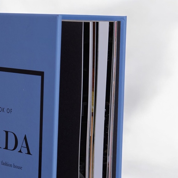 Little Book of Prada - Picture 3 of 3